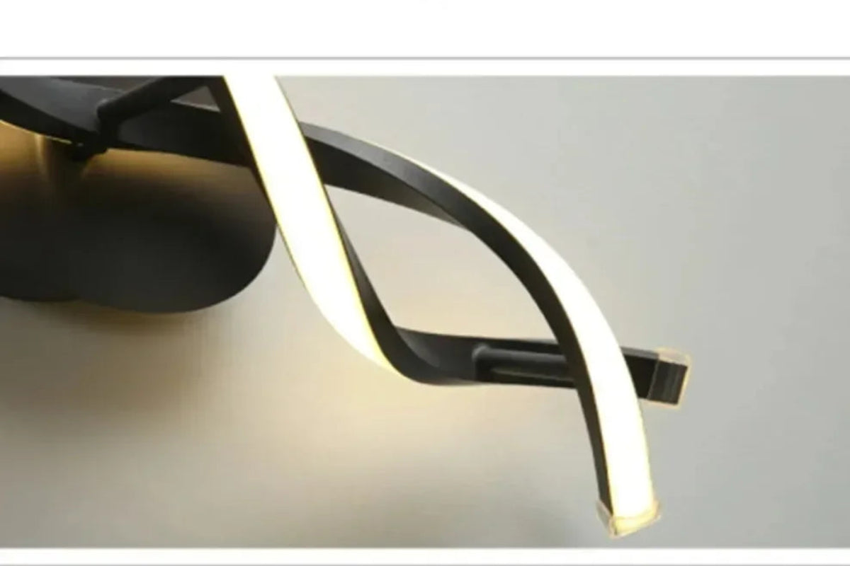 Modern wall light fixture with high transparency and textured light effect 