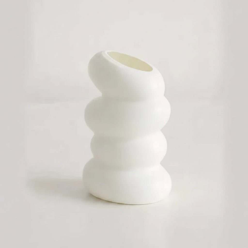 White plastic vase with dimensions and material information on a white background