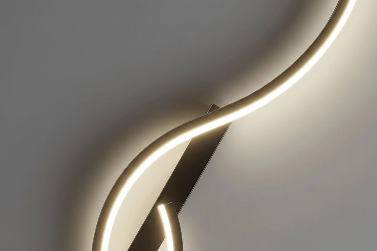 Curved LED light strip on a neutral background with text highlighting its features.